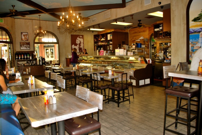 St. Tropez Cafe et Bistro